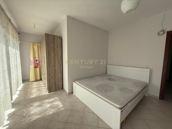 Tirane, jepet me qera apartament 2+1 Kati 8, 110 m² 600 € 
