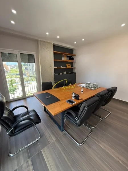 Tirane, shitet apartament 2+1 Kati 1, 137 m² 450.000 € (ASTIR)