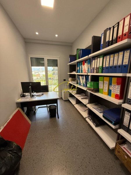 Tirane, shitet apartament 2+1 Kati 1, 137 m² 450.000 € (ASTIR)
