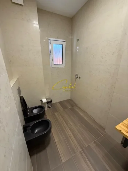 Tirane, shitet apartament 2+1 Kati 1, 137 m² 450.000 € (ASTIR)