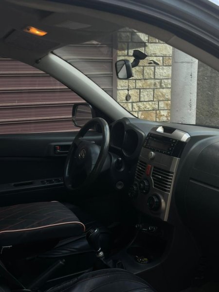 Elbasan, shitet SUV | Xhip Daihatsu Terios Benzin+Gaz, gri e erret manuale Kondicioner 185.000 km 5.000 €