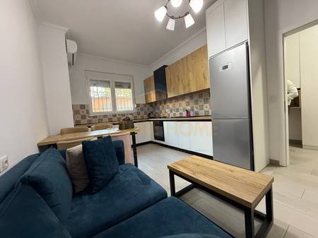 Tirane, jepet me qera apartament 2+1 Kati 1, 80 m² 400 € 