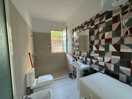 Tirane, jepet me qera apartament 2+1 Kati 1, 80 m² 400 € 