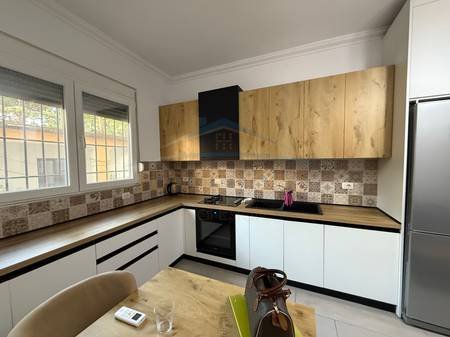 Tirane, jepet me qera apartament 2+1 Kati 1, 80 m² 400 € 