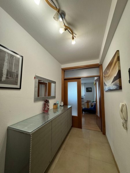 Tirane, jepet me qera apartament 2+1+Ballkon Kati 3, 80 m² 600 € (Selite)