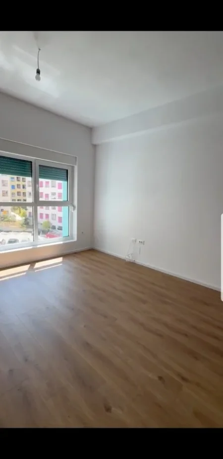 Tirane, jepet me qera apartament 1+1+Ballkon Kati 5, 68 m² 350 € (Rruga Pasho Hysa)
