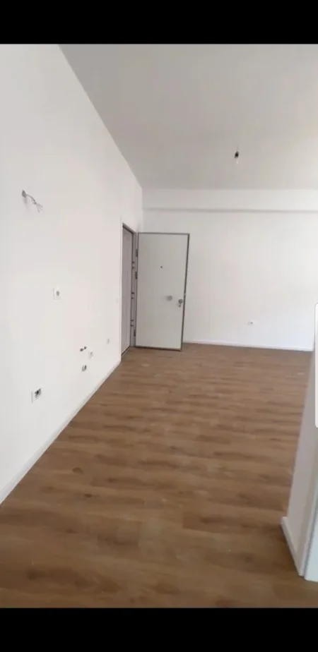 Tirane, jepet me qera apartament 1+1+Ballkon Kati 5, 68 m² 350 € (Rruga Pasho Hysa)