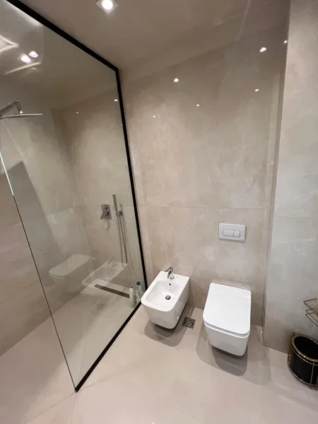 Tirane, shitet apartament 2+1+Ballkon Kati 1, 116 m² 260.000 € (Rruga Peti)