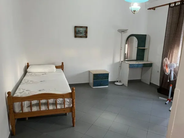 Tirane, jepet me qera apartament 2+1+Ballkon Kati 5, 100 m² 450 € (MINE PEZA)