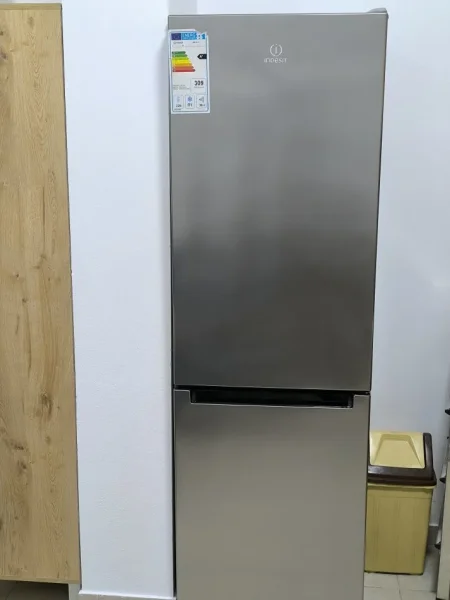 Tirane, jepet me qera apartament 1+1+Ballkon Kati 1, 60 m² 400 € (RRUGA 5 MAJI)