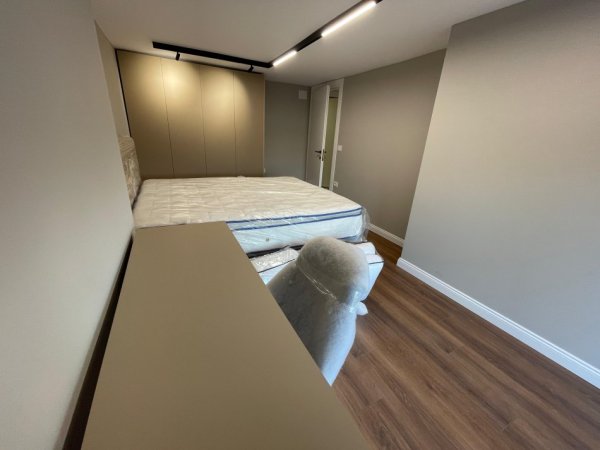 Tirane, shitet apartament duplex 2+1+Ballkon Kati 1, 105 m² 160.000 € (Golden Park 3)