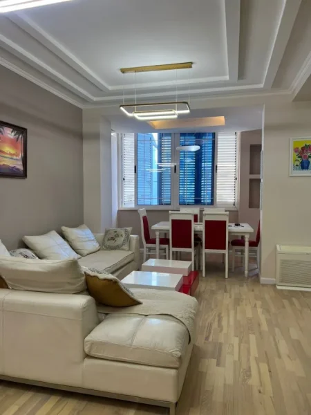 Tirane, shitet apartament 1+1+Aneks+Ballkon Kati 2, 77 m² 140.000 € (kodra e diellit)
