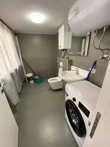 Durres, jepet me qera apartament duplex 2+1+Aneks+Ballkon Kati 1, 120 m² 800 € (Kodra e diellit 2)