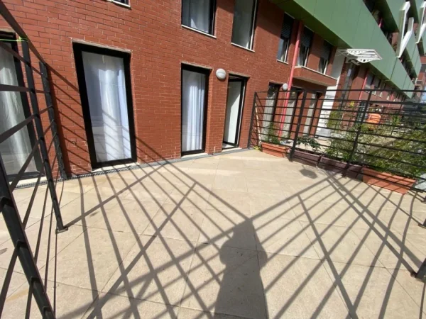Durres, jepet me qera apartament duplex 2+1+Aneks+Ballkon Kati 1, 120 m² 800 € (Kodra e diellit 2)