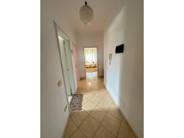Tirane, jepet me qera apartament 2+1 Kati 2, 98 m² 430 € 
