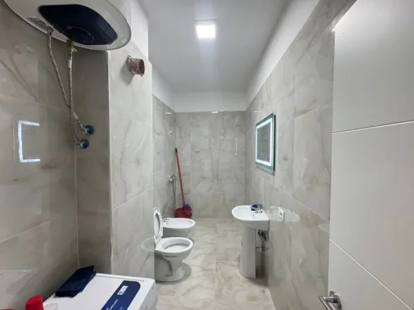 Tirane, jepet me qera apartament 2+1 Kati 1, 104 m² 500 € (ASTIR)