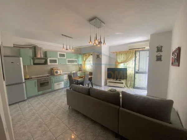 Durres, shitet apartament 1+1+Aneks+Ballkon Kati 1, 71 m² 89.200 € (Golem)