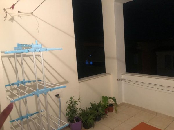 Tirane, jepet me qera apartament 2+1+Ballkon Kati 5, 89 m² 400 € (FRESKU)