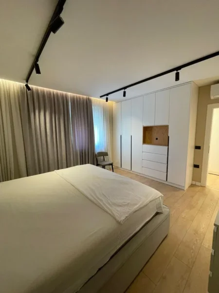 Tirane, jepet me qera apartament 2+1+Ballkon Kati 6, 100 m² 1.000 € (Rruga e Kosovareve)