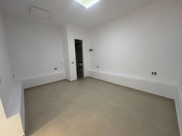 Tirane, jepet me qera ambjent biznesi Kati 0, 72 m² 1.100 € (rruga siri kodra)