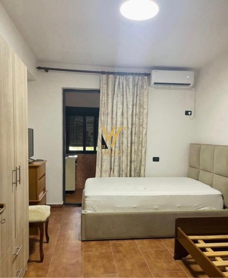 Tirane, jepet me qera apartament 1+1+Ballkon Kati 3, 40 m² 450 € (21 DHJETORI)