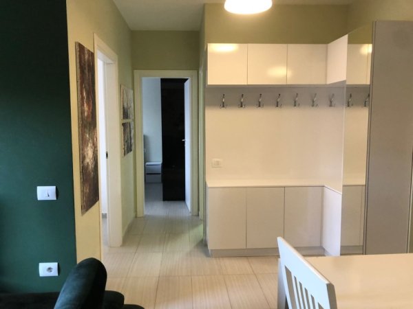Tirane, jepet me qera apartament 2+1 Kati 4, 1.000 € 