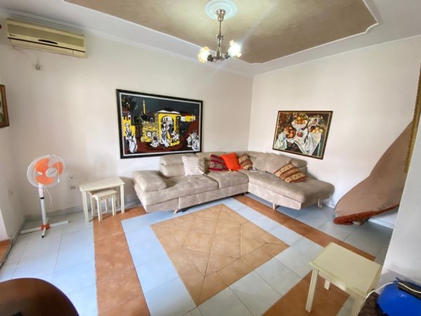 Tirane, jepet me qera apartament 1+1 Kati 3, 500 €