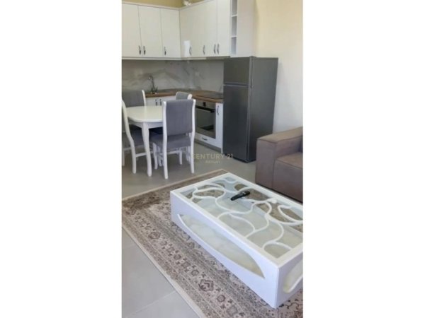 Tirane, jepet me qera apartament 2+1+Aneks+Ballkon Kati 1, 102 m² 500 € (Rr. Idriz Dollaku)