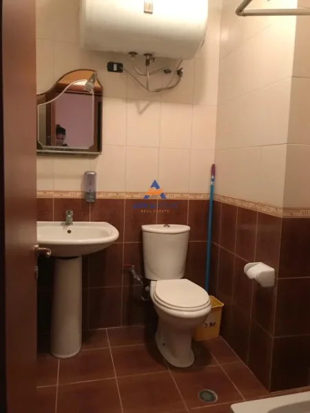 Tirane, shitet apartament 4+1+Ballkon Kati 1, 136 m² 170.000 € (PALLATET CABEJ, YZBERISHT)