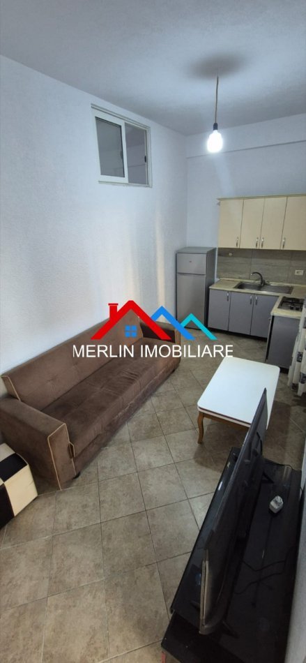 Tirane, jepet me qera apartament 2+1+Ballkon Kati 1, 80 m² 400 € (RRUGA E DIBRES)