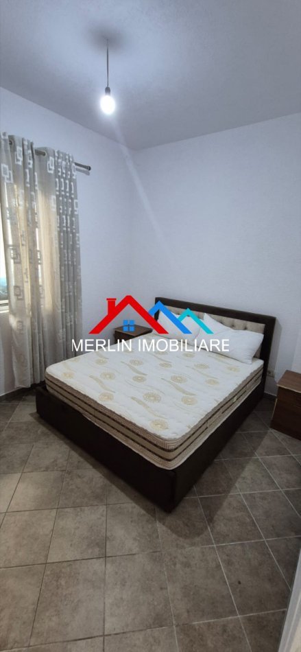 Tirane, jepet me qera apartament 2+1+Ballkon Kati 1, 80 m² 400 € (RRUGA E DIBRES)