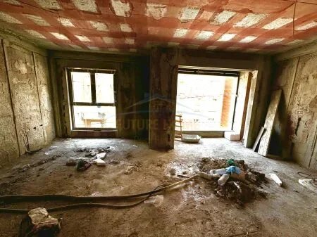 Tirane, shitet apartament 1+1+Ballkon Kati 2, 77 m² 168.000 € (Pazari i Ri)