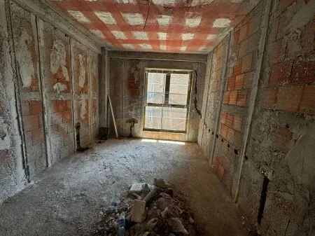 Tirane, shitet apartament 1+1+Ballkon Kati 2, 77 m² 168.000 € (Pazari i Ri)