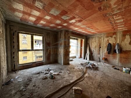 Tirane, shitet apartament 1+1+Ballkon Kati 2, 77 m² 168.000 € (Pazari i Ri)
