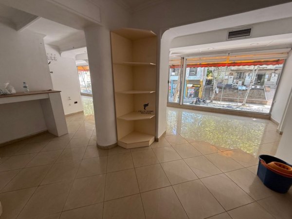 Tirane, jepet me qera dyqan Kati 1, 112 m² 1.100 € (FERIT XHAJKO)