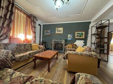 Tirane, jepet me qera Vile 3 Katshe Kati 0, 1.200 m² 2.000 € (Farke)