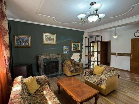 Tirane, jepet me qera Vile 3 Katshe Kati 0, 1.200 m² 2.000 € (Farke)