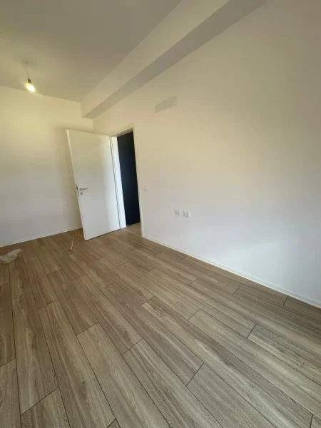 Tirane, shitet apartament 1+1+Ballkon Kati 4, 46 m² 68.000 € (Ali Dem, Kompleksi Mangalem 21)