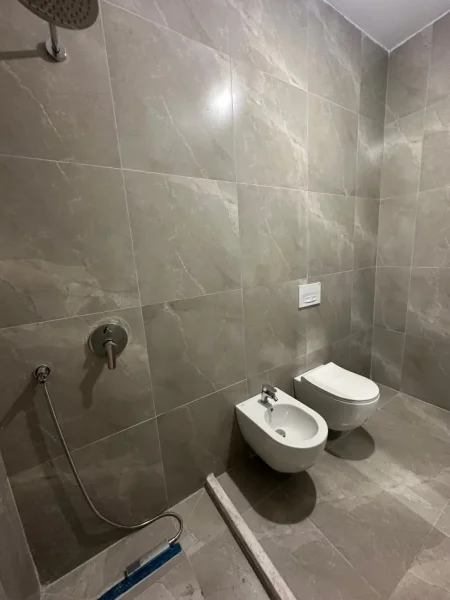 Tirane, shitet apartament 1+1+Ballkon Kati 4, 46 m² 68.000 € (Ali Dem, Kompleksi Mangalem 21)