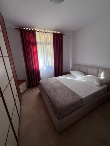 Tirane, jepet me qera apartament 2+1 Kati 8, 78 m² 750 € (Qender)