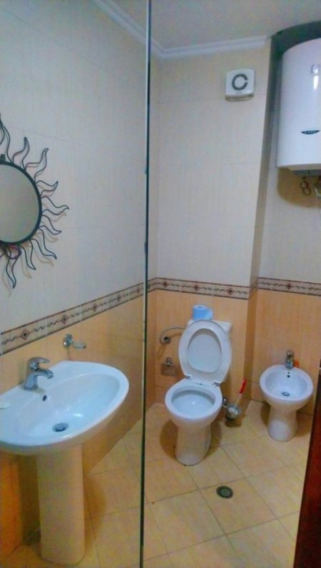 Tirane, jepet me qera apartament 2+1 Kati 8, 78 m² 750 € (Qender)