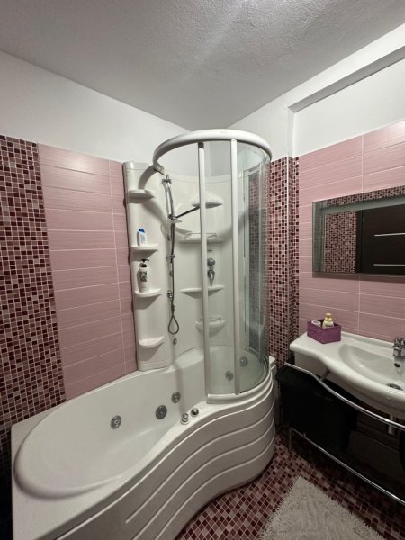 Tirane, jepet me qera apartament 1+1 Kati 3, 83 m² 800 € (ish ekspozita)