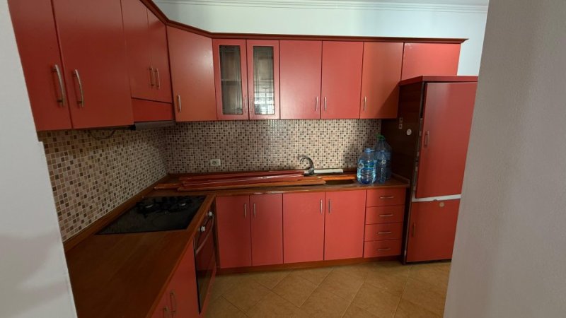 Tirane, shes apartament 2+1+Ballkon Kati 7, 95 m² 127.000 € (Yzberisht)