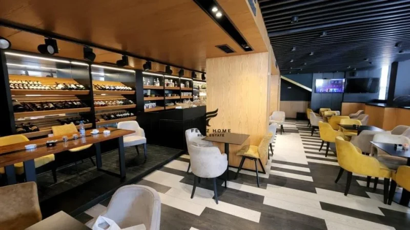 Tirane, jepet me qera ambjent biznesi Kati 0, 110 m² 1.500 € (PERBALLE TAJVANIT)