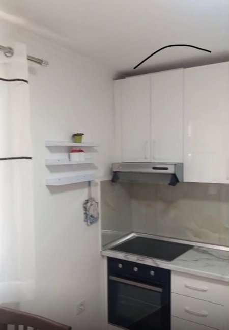Tirane, jepet me qera apartament 1+1+Ballkon Kati 1, 70 m² 550 € (RRUGA E BARRIKADAVE)