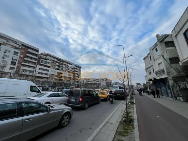 Tirane, jepet me qera ambjent biznesi Kati 0, 50 m² 250 € (Prane Rezidences Future Home , Astir)