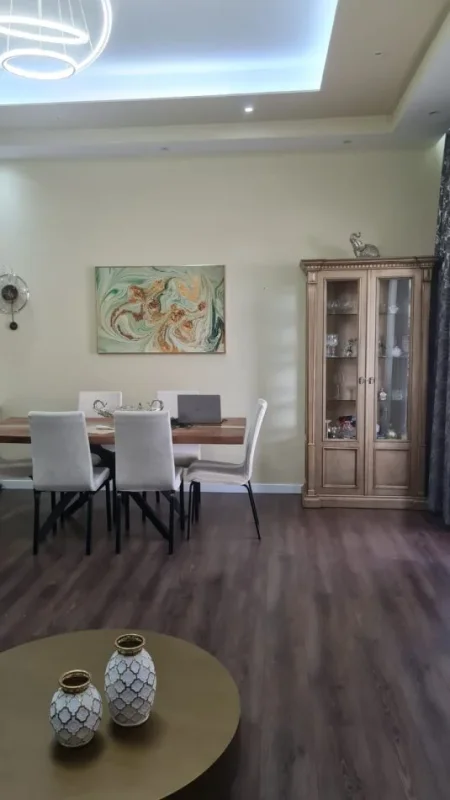 Shitet Apartament 1+1 në Fresk – Verandë e Madhe & Mobilim Luksoz 165.000 € (Fresk)