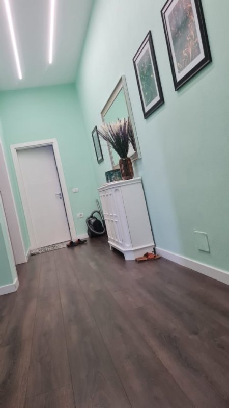 Shitet Apartament 1+1 në Fresk – Verandë e Madhe & Mobilim Luksoz 165.000 € (Fresk)