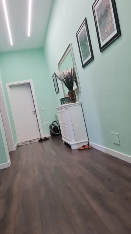 Shitet Apartament 1+1 në Fresk – Verandë e Madhe & Mobilim Luksoz 165.000 € (Fresk)