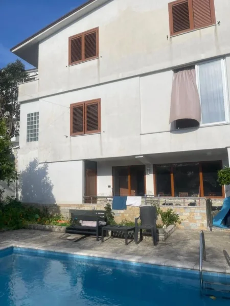 Tirane, shitet apartament 3 Katshe Kati 1, 400 m² 300.000 € (Farke)